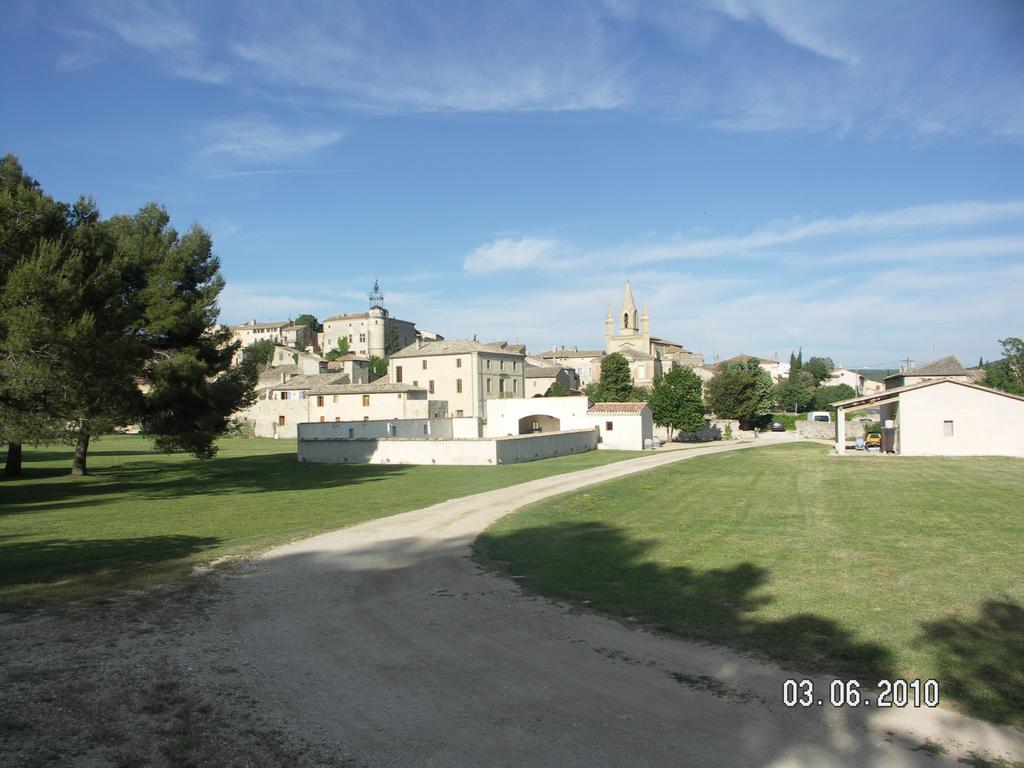 Domaine Saint Martin Hotel Valliguieres Екстериор снимка