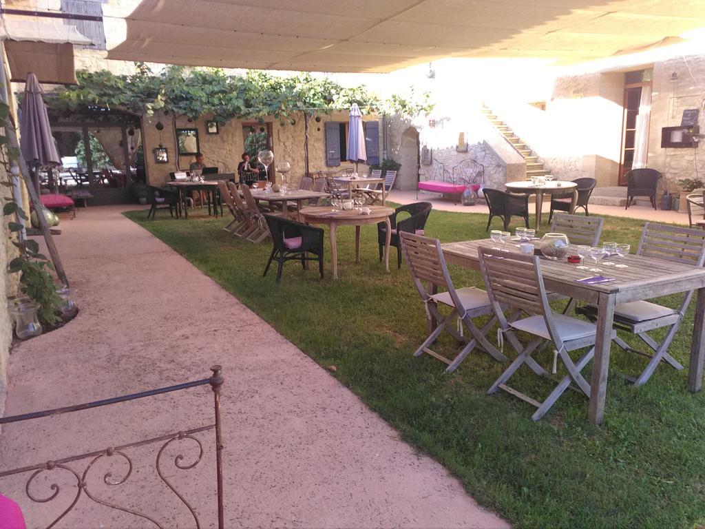 Domaine Saint Martin Hotel Valliguieres Екстериор снимка