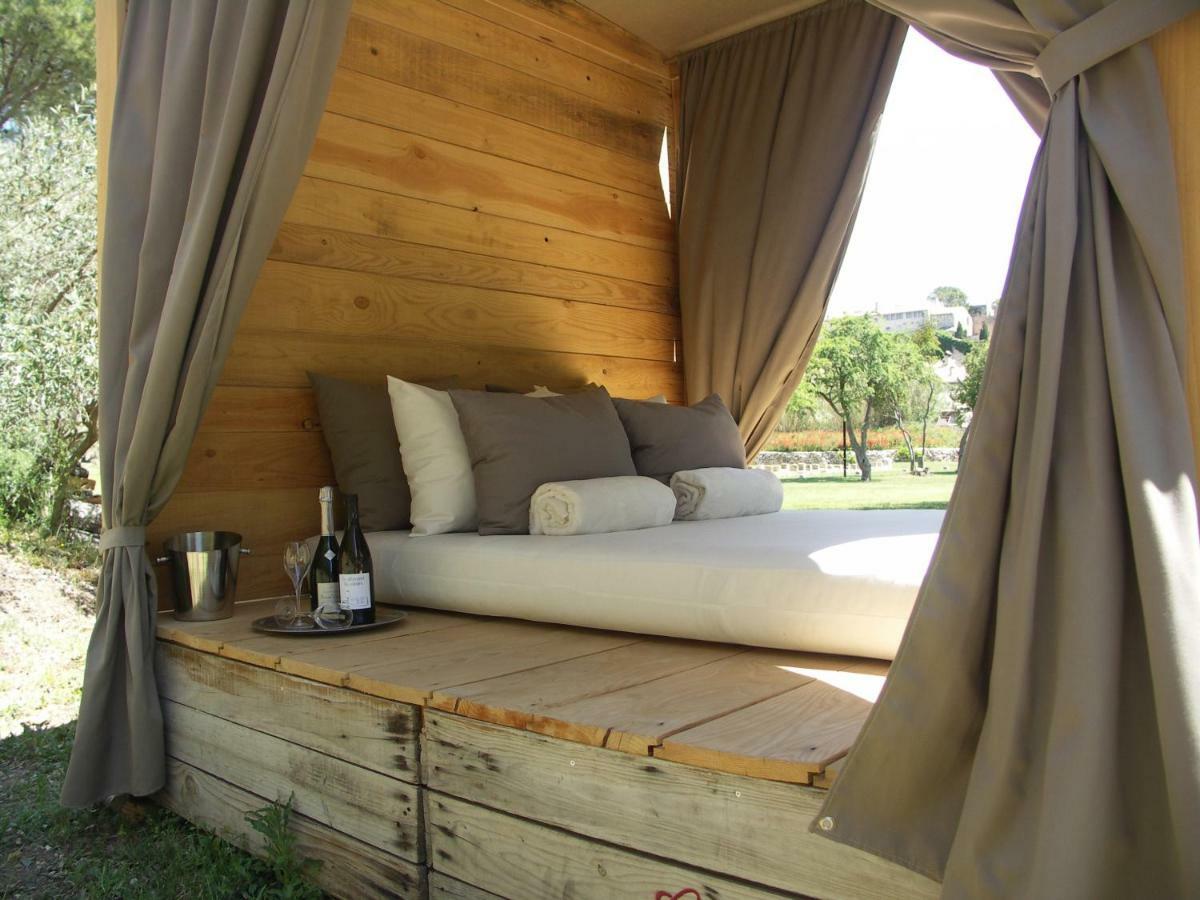 Domaine Saint Martin Hotel Valliguieres Екстериор снимка