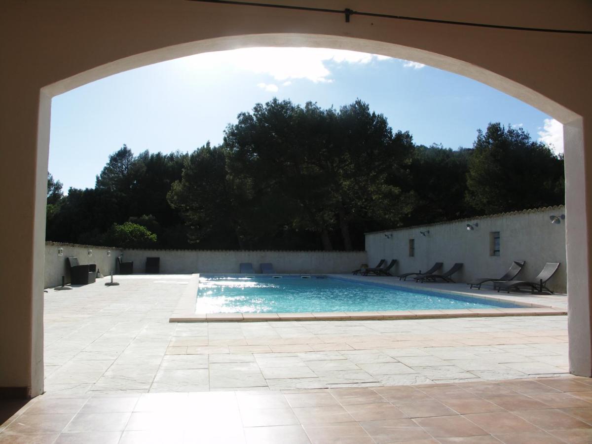 Domaine Saint Martin Hotel Valliguieres Екстериор снимка