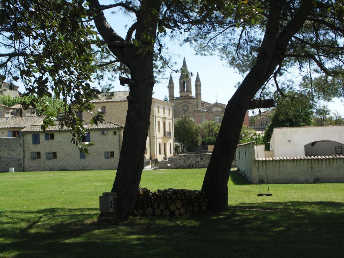 Domaine Saint Martin Hotel Valliguieres Екстериор снимка